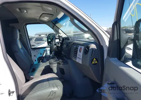 2013 Ford E-150 Commercial z USA, uszkodzony, nr VIN 1FTNS1EW1DDA29427